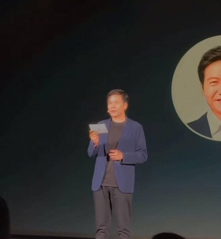 县十七届人大常委会第十七次会议召开